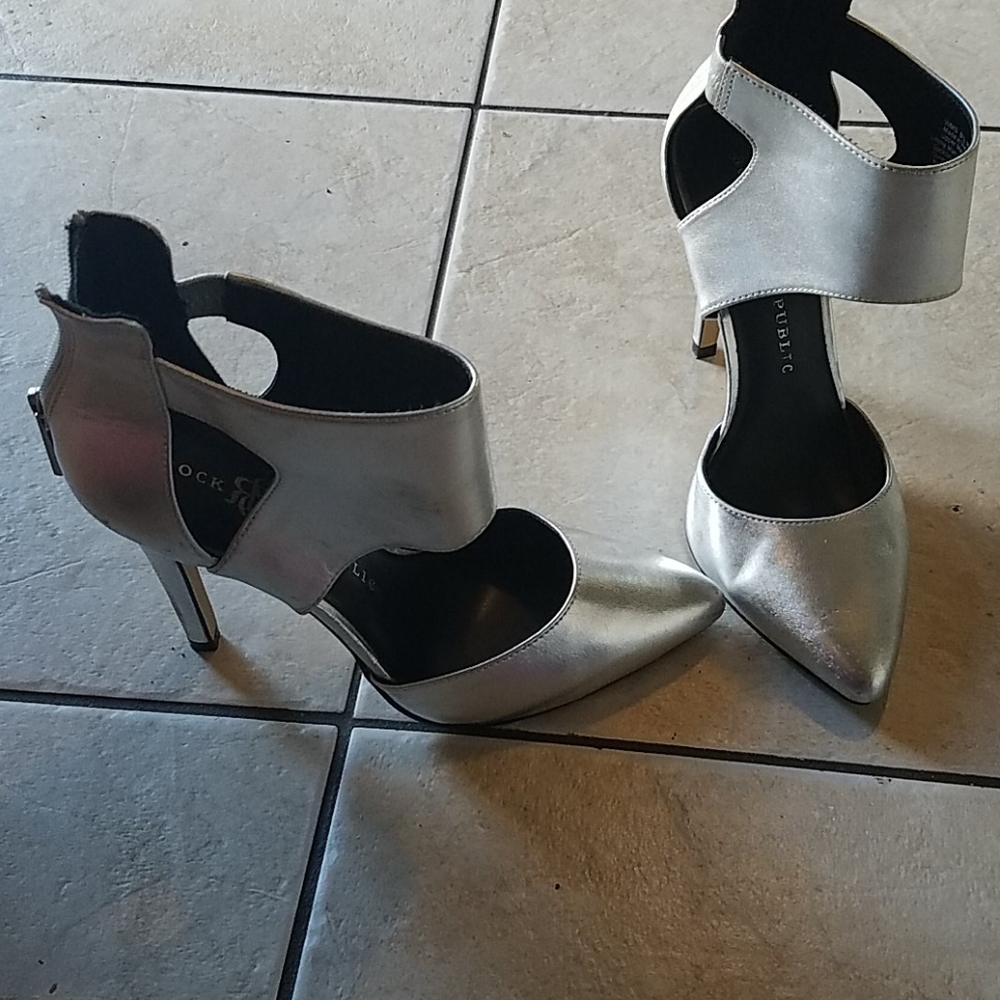 Womans rock and republic gladiator style heels